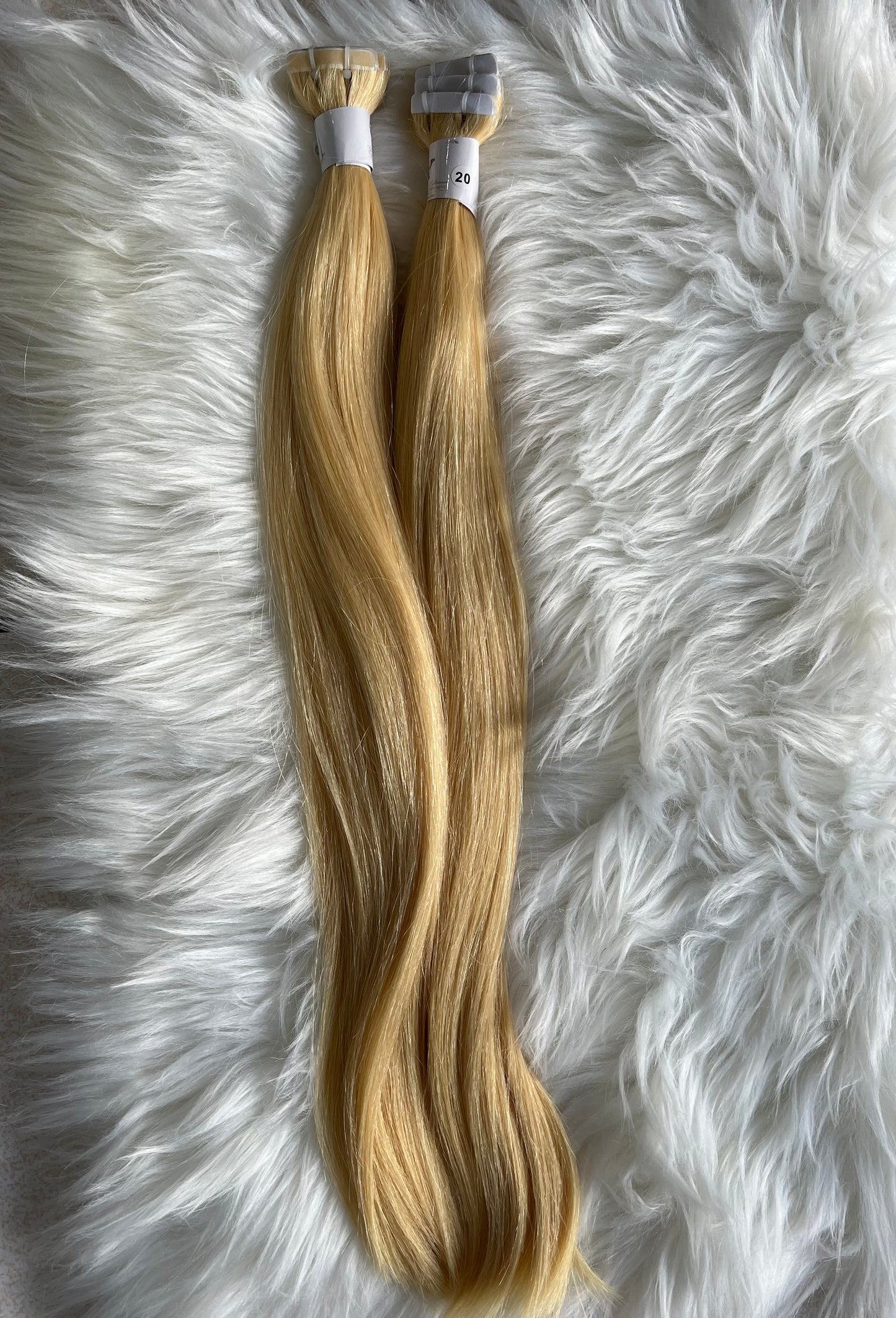 Extensiones tape-in 20’ rubias #613
